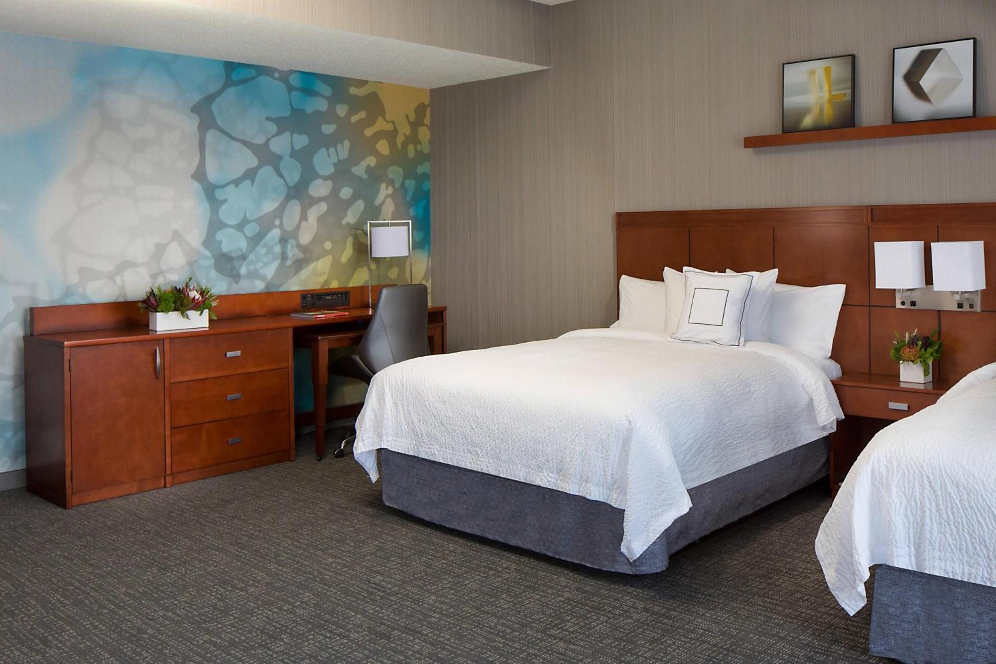 Courtyard Grand Rapids Downtown Hotel Exterior photo